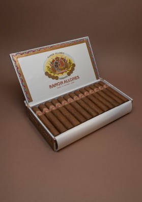 Ramon Allones, Specially Selected